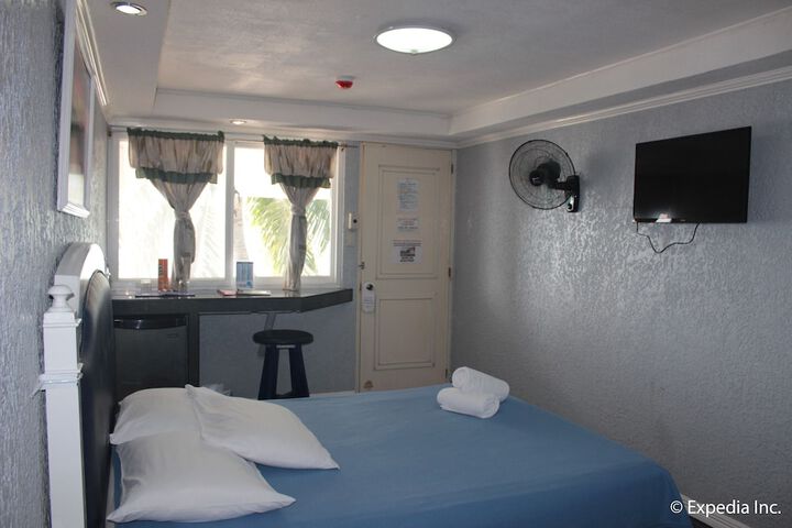 Room 25 of 83