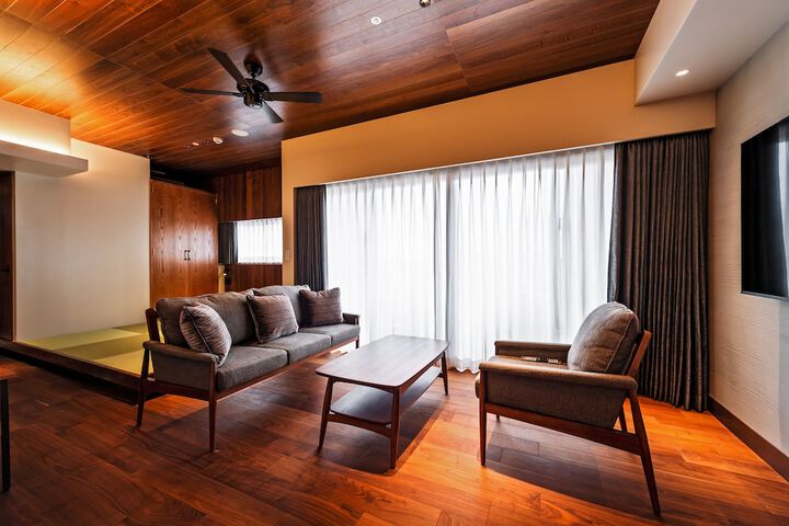 Room 5 of 113