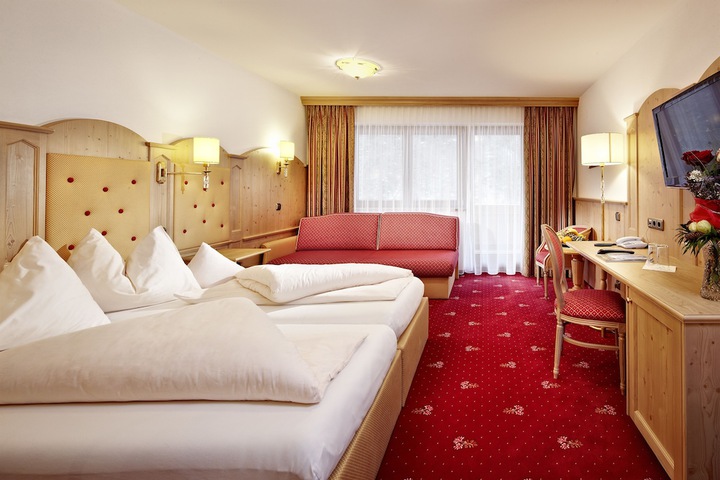 Room 5 of 28