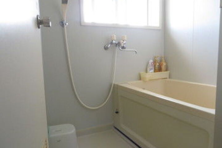 Room 8 of 28