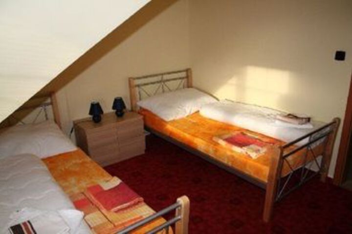 Room 7 of 13