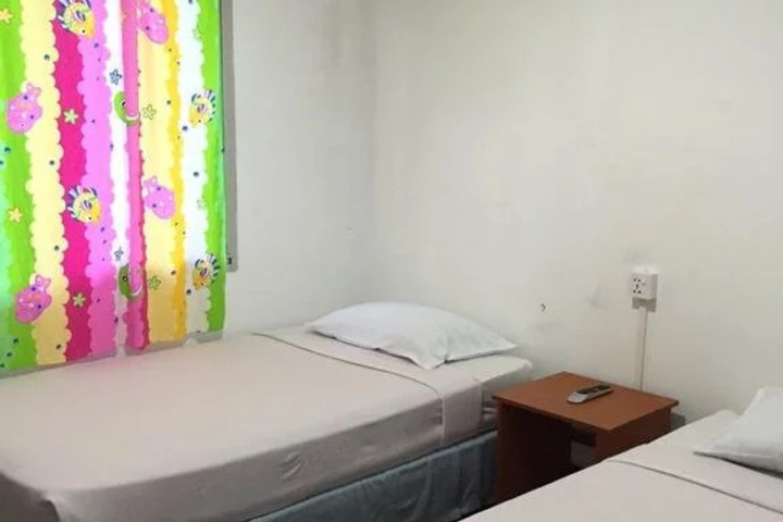 Room 5 of 13