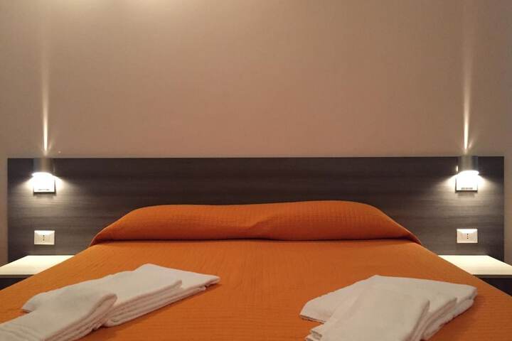 Room 10 of 18