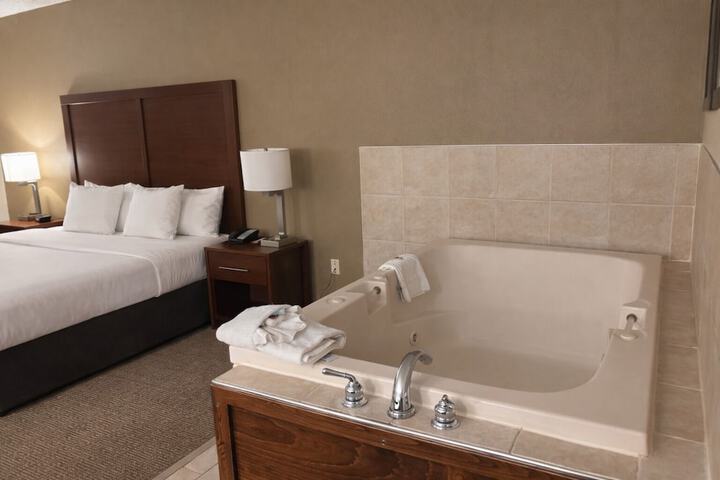 Jetted tub