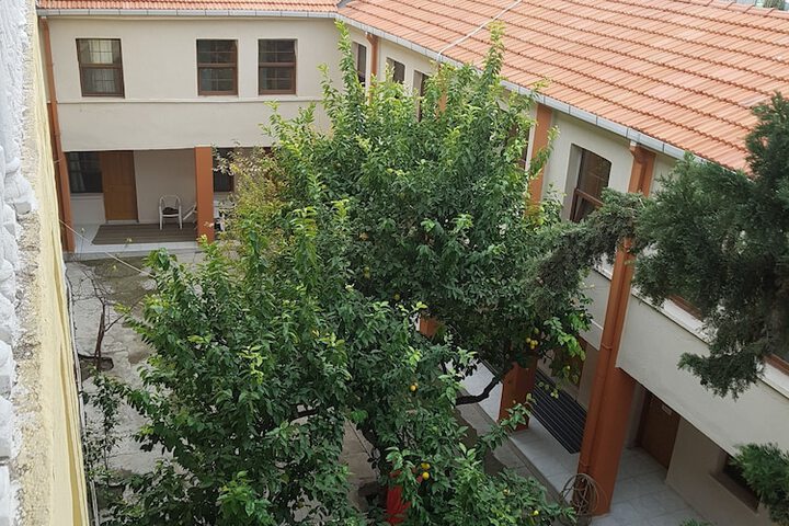 Tarihi Manisa Akhisar Oteli in Izmir