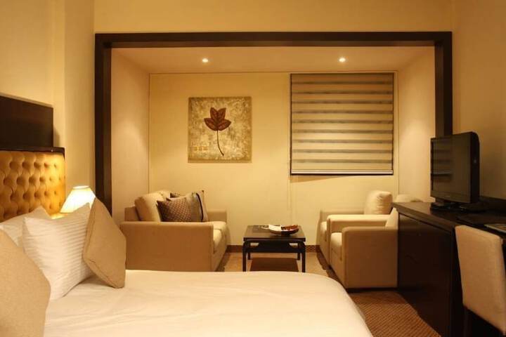 Room 8 of 22