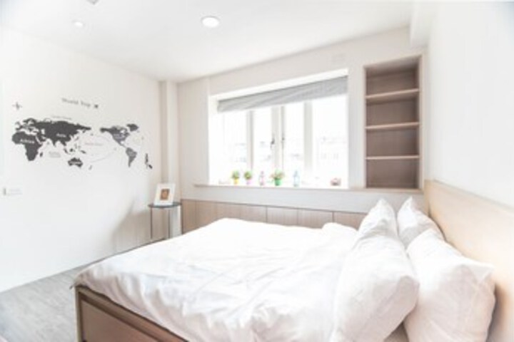 Room 8 of 23