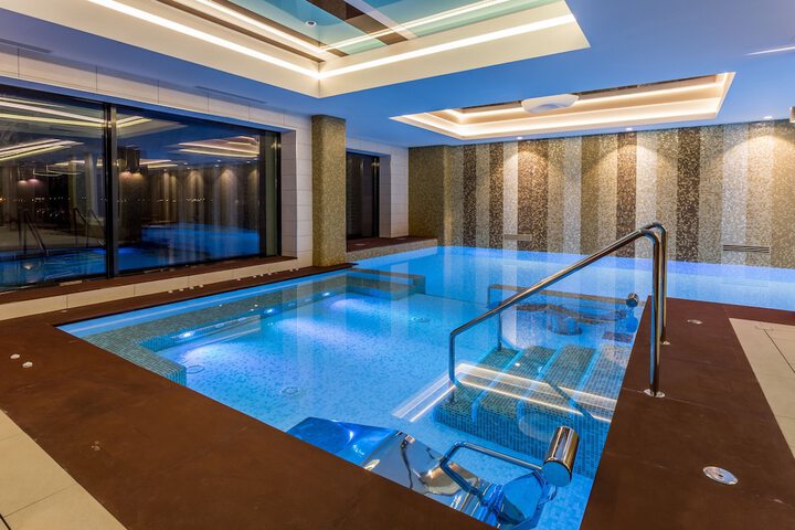 Pool Hotel