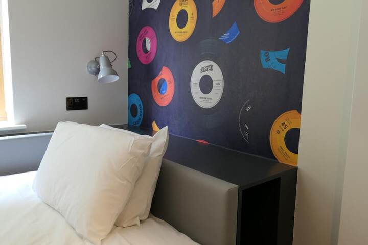 Room 17 of 54
