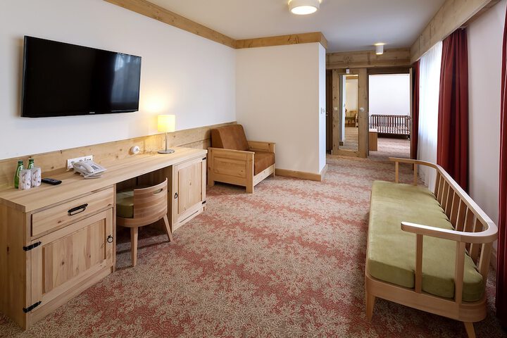 Room 5 of 90
