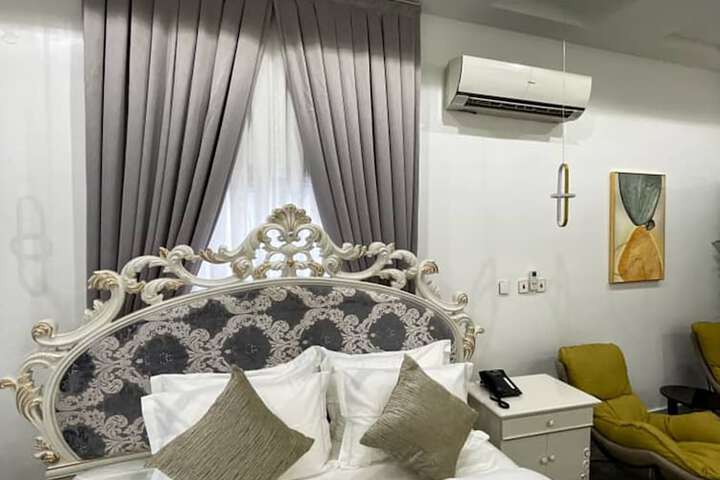 Room 19 of 44