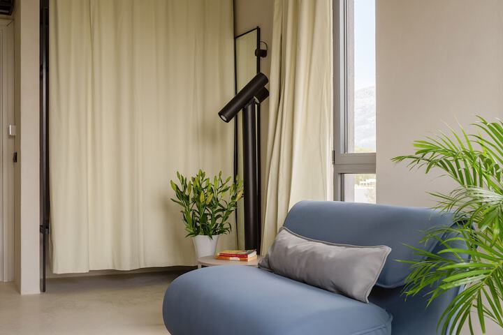 Room 25 of 54