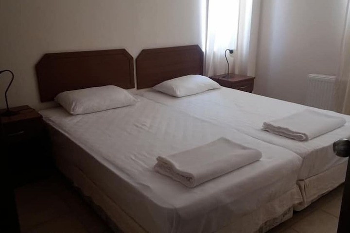 Room 8 of 25