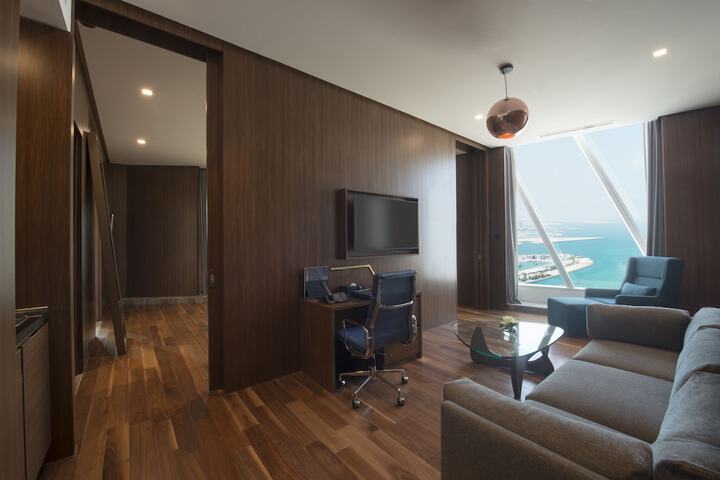 Room 9 of 104