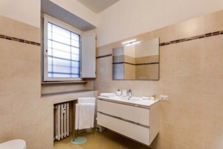 Room 3 of 25