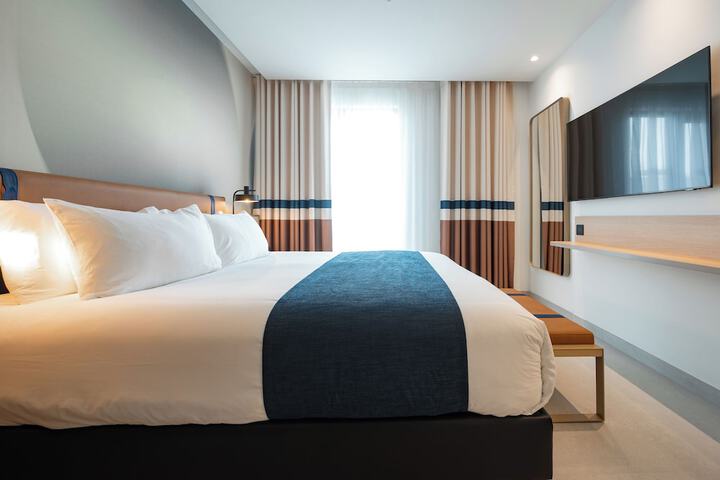 Room 30 of 119