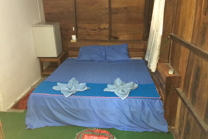 Room 16 of 38