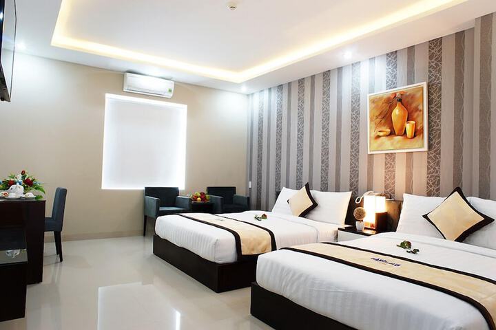 Room 17 of 38