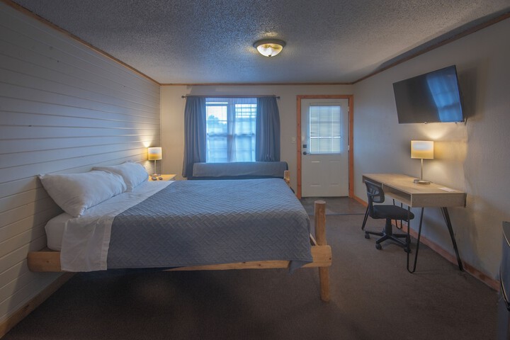 Room 10 of 32