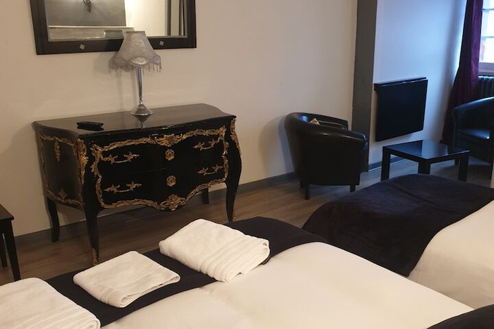 Room 10 of 31