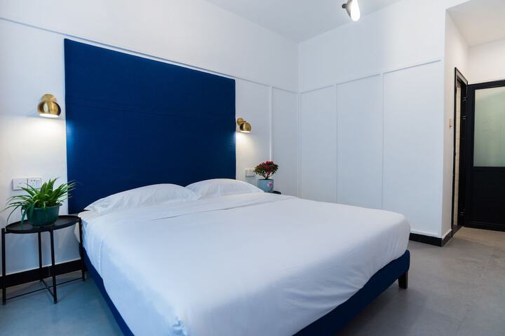 Room 25 of 41