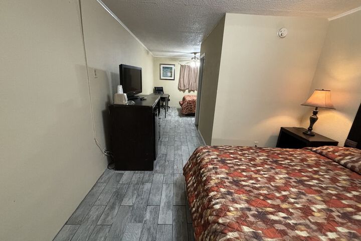 Room 11 of 31