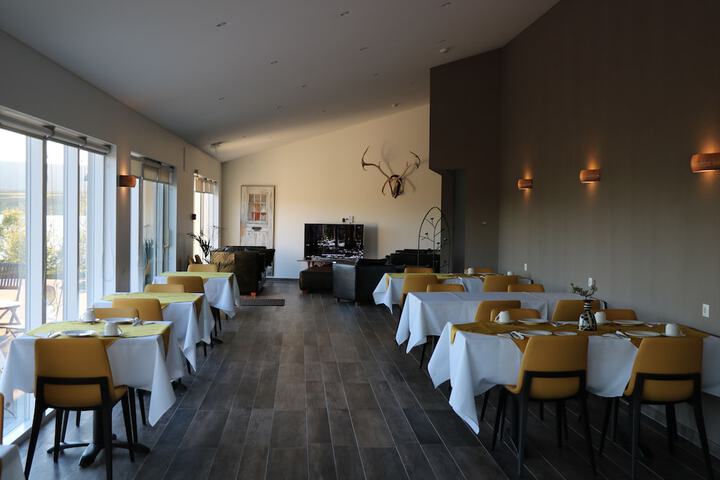 Dining 20 of 40
