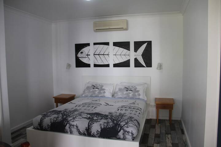 Room 5 of 65