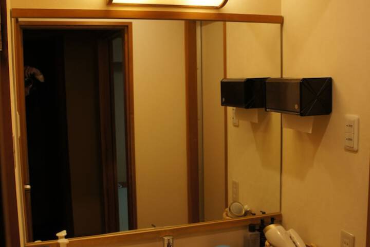Room 21 of 54