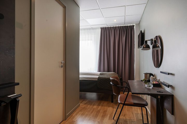 Room 72 of 115
