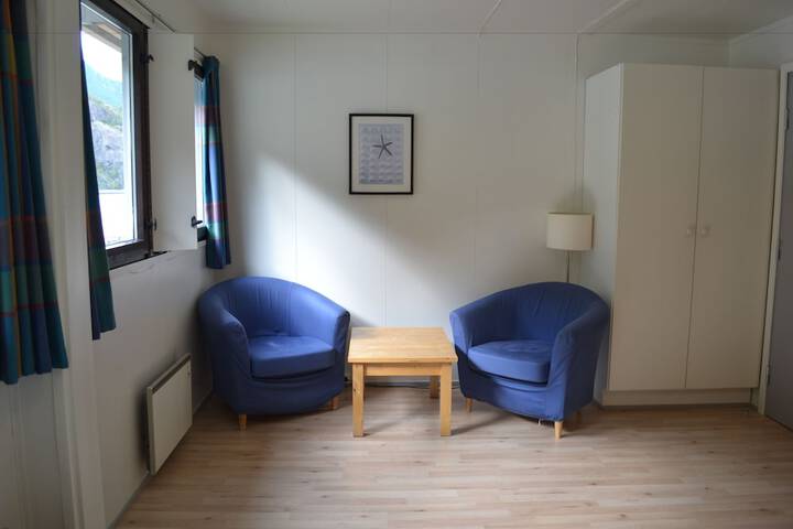 Room 8 of 94