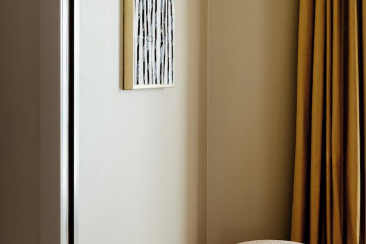 Room 10 of 30
