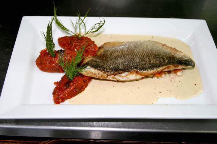 Dining 25 of 46