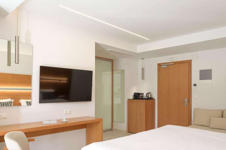 Room 19 of 160