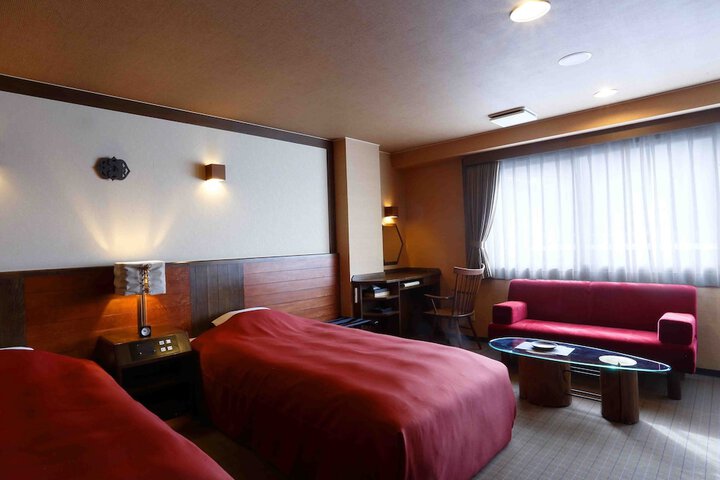 Room 13 of 144