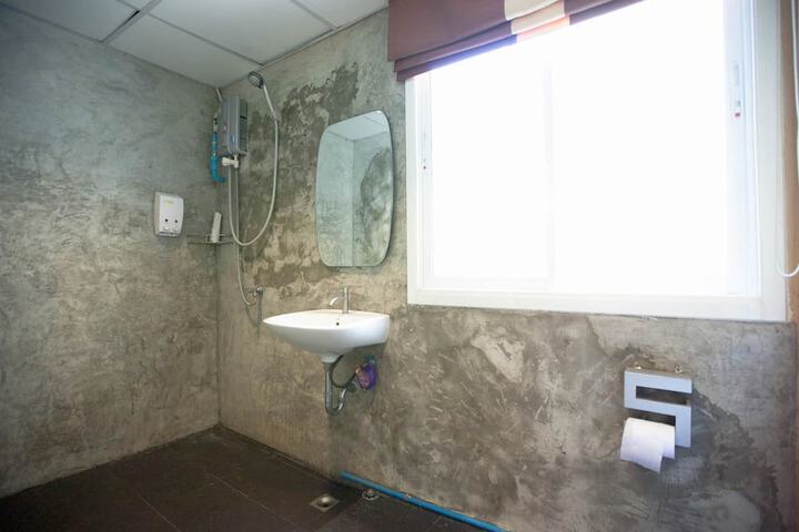 Room 32 of 54