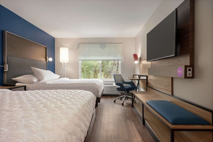 2 Queen Beds (3 of 12)