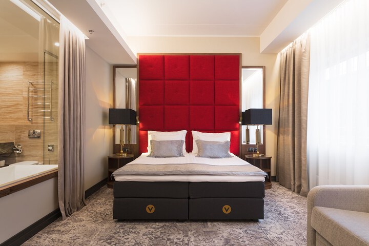 Room 11 of 78