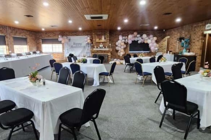 Colonial motor inn
