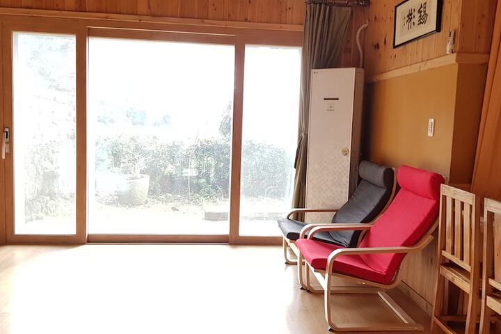 Room 11 of 182