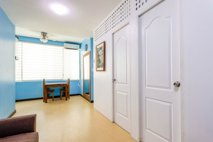 Room 25 of 38