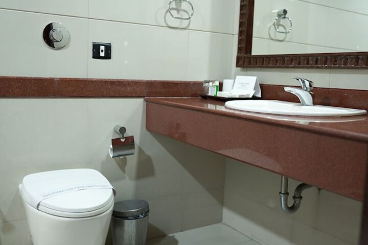 Room 7 of 28