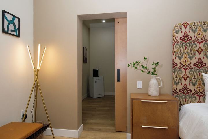 1 King Bed Suite (3 of 10)