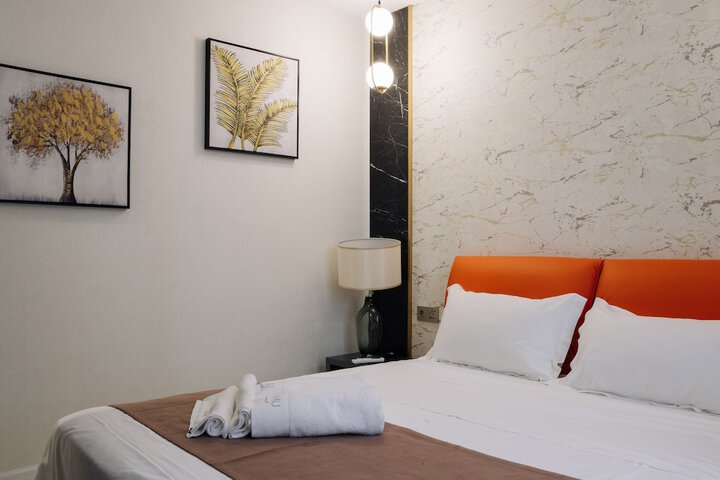 Room 10 of 38