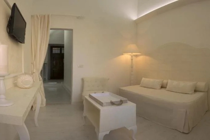 Room 3 of 26