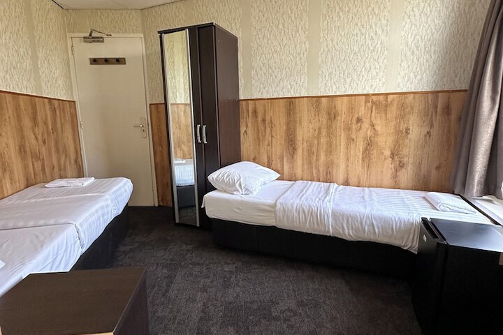 Room 32 of 56