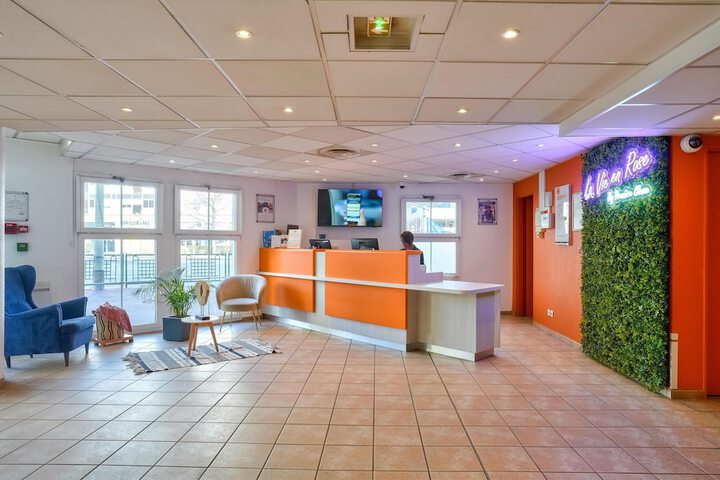 Guest Lobby