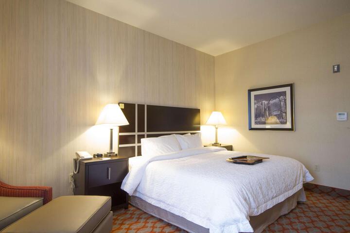 1 King Bed (3 of 13)