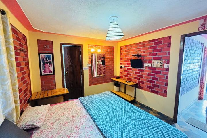 Room 65 of 195