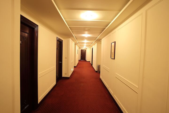 Ballroom/Hall 36 of 39